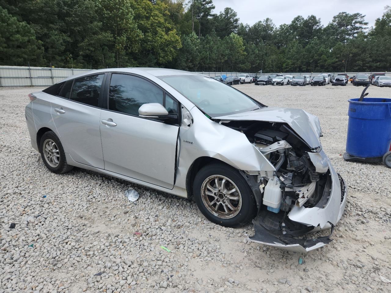 2016 TOYOTA PRIUS photo 4