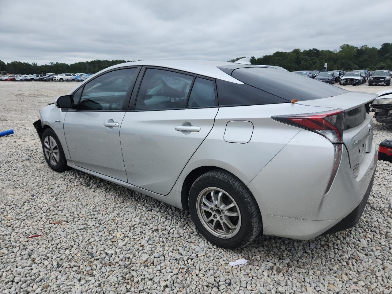2016 TOYOTA PRIUS photo 2