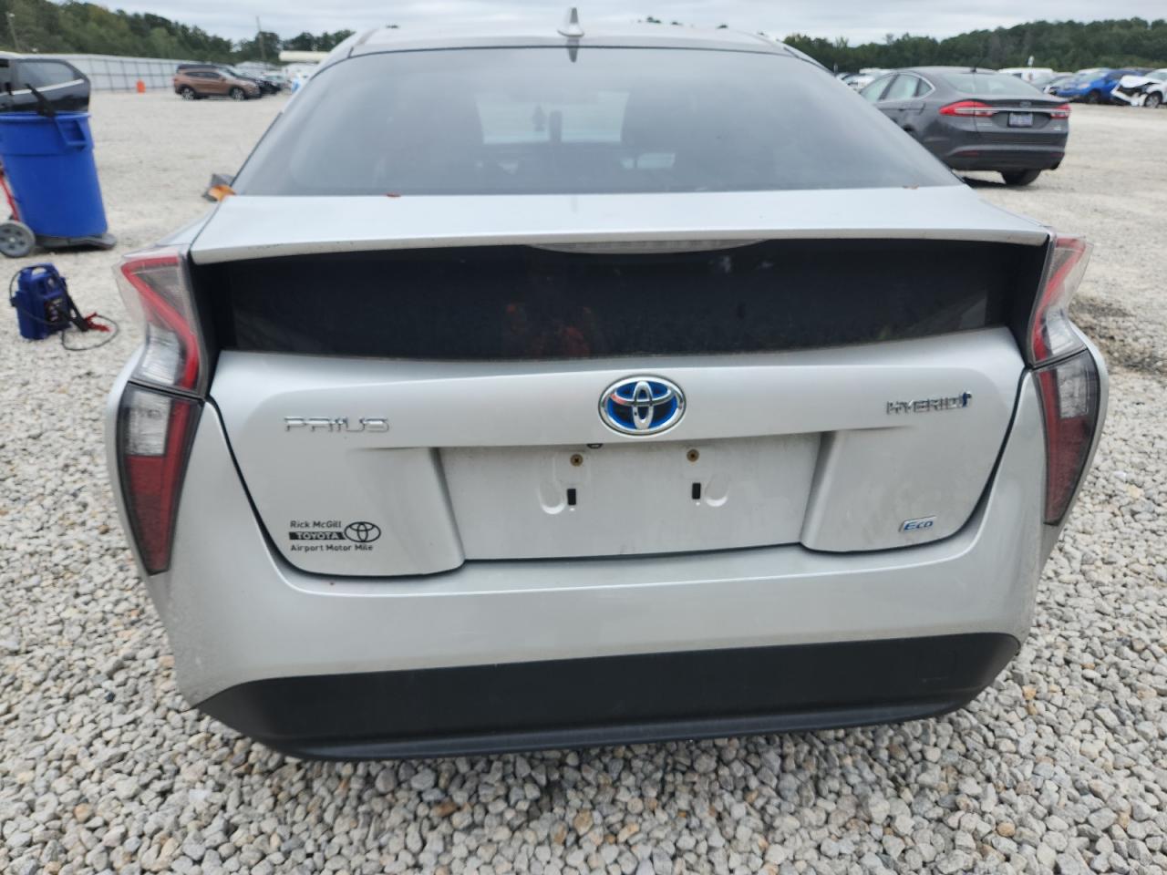 2016 TOYOTA PRIUS photo 6