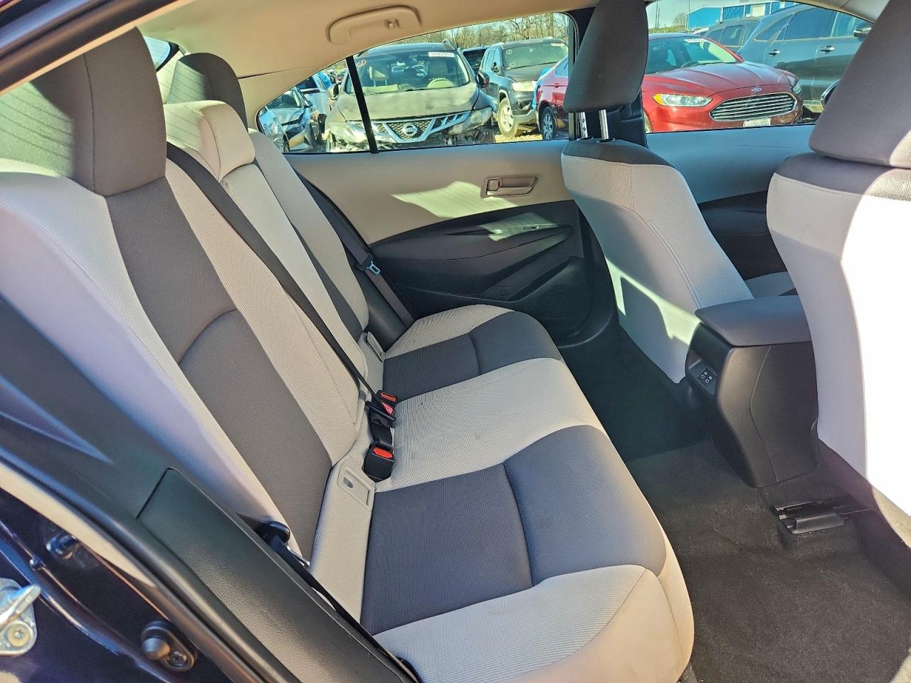 2025 TOYOTA COROLLA LE photo 19