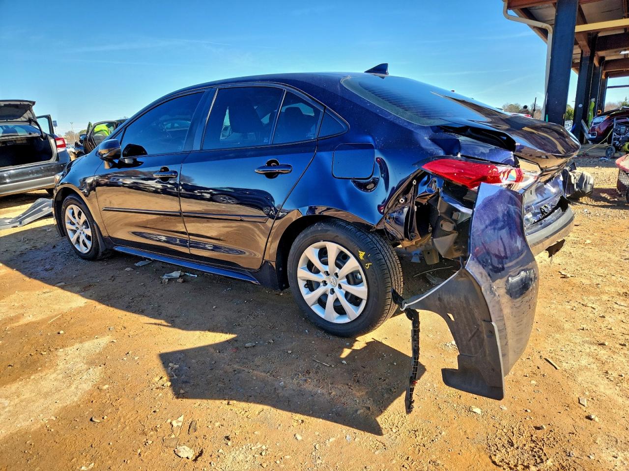 2025 TOYOTA COROLLA LE photo 3