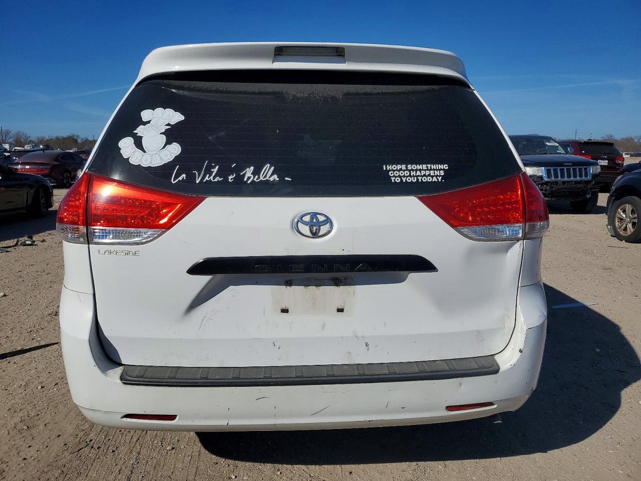 2013 TOYOTA SIENNA photo 6