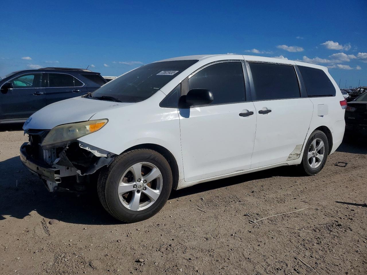 2013 TOYOTA SIENNA