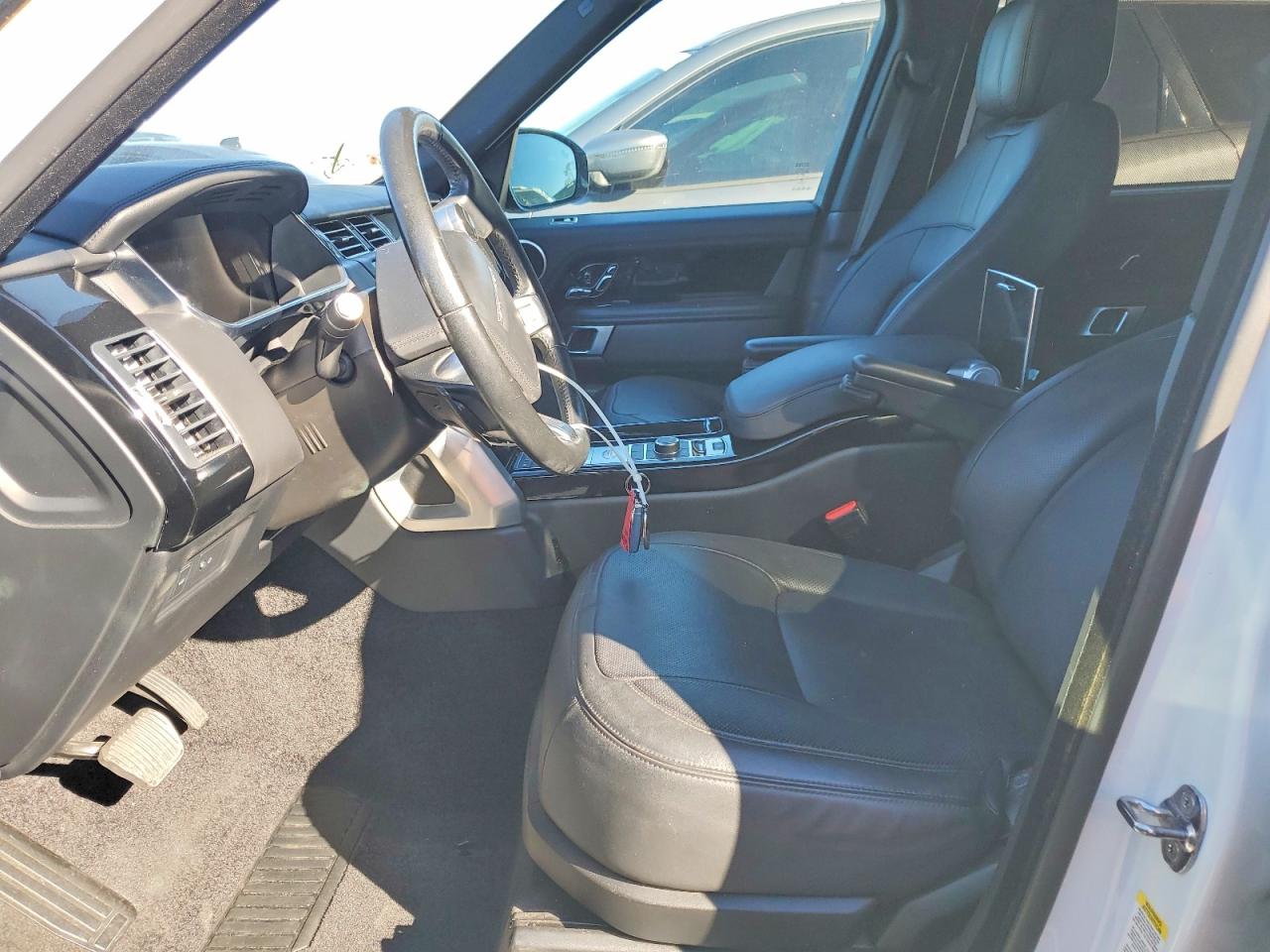 2018 LAND ROVER RANGE ROVER SUPERCHARGED photo 13