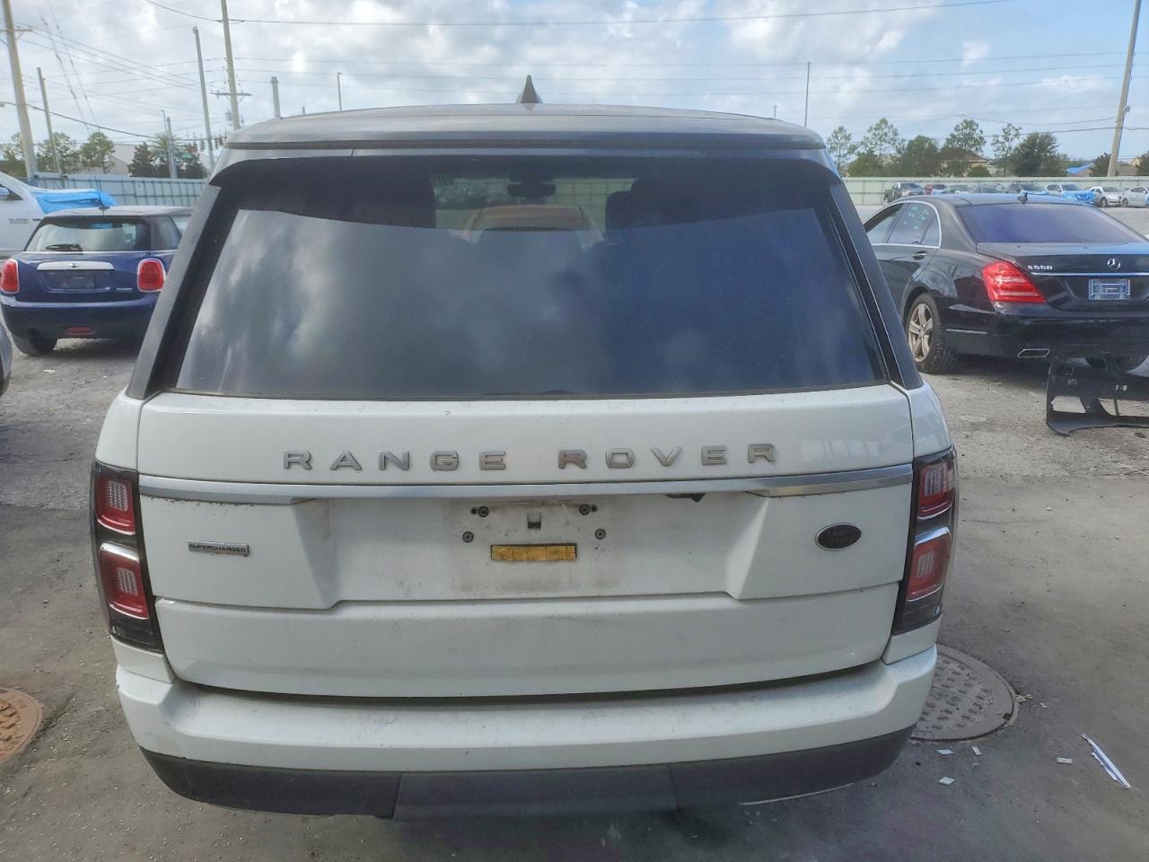 2018 LAND ROVER RANGE ROVER SUPERCHARGED photo 11