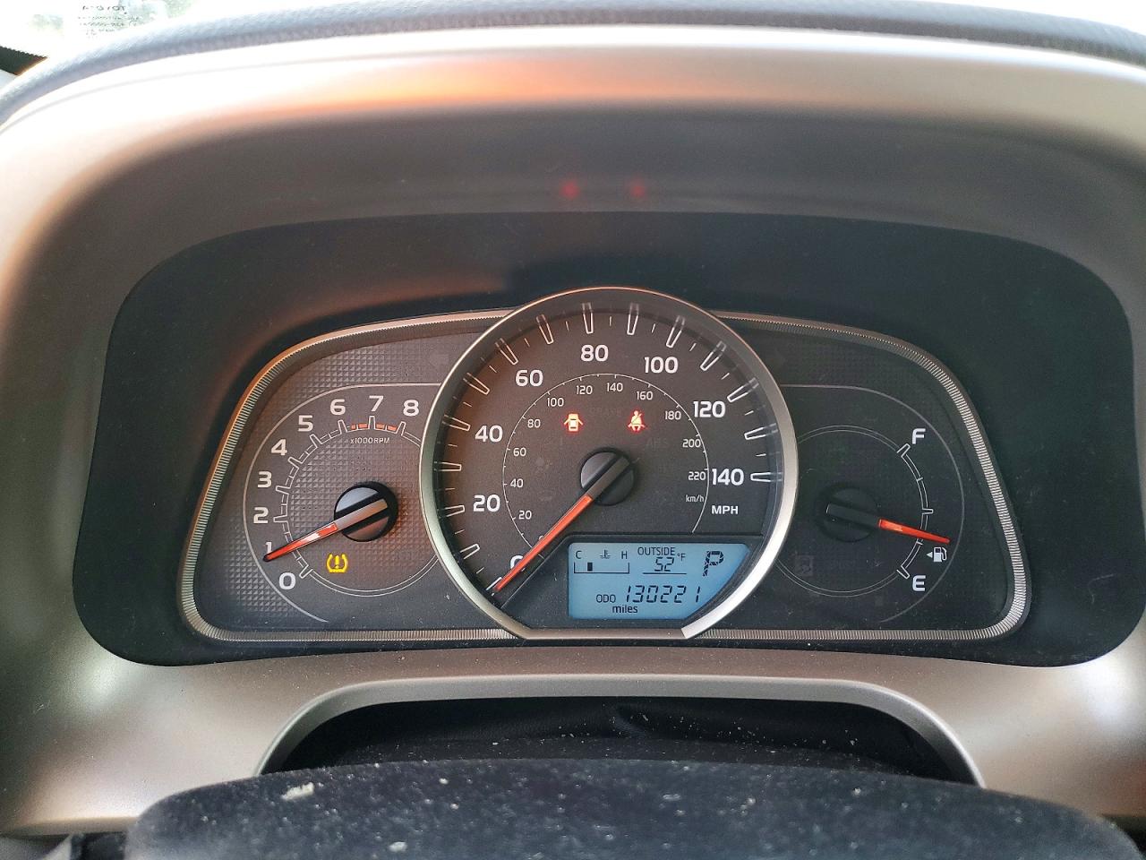 2015 TOYOTA RAV4 XLE photo 9
