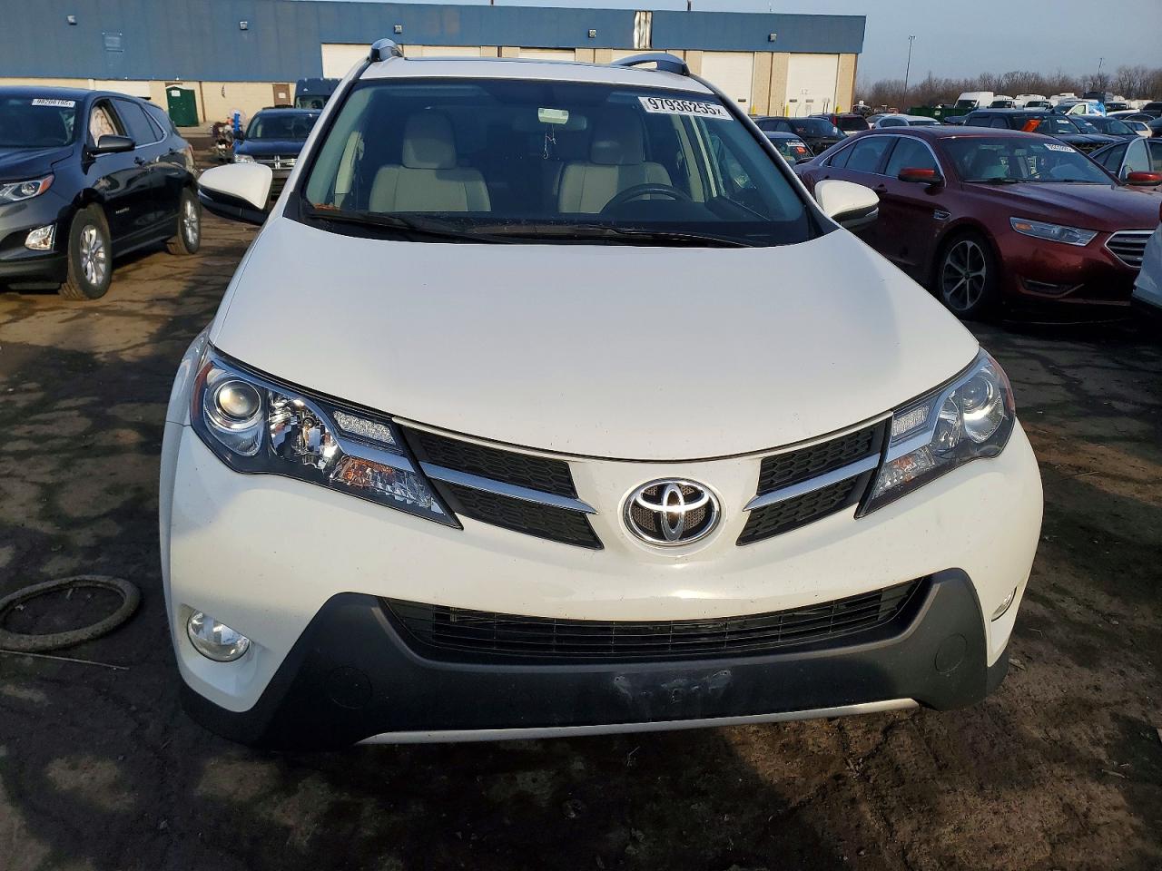 2015 TOYOTA RAV4 XLE photo 5