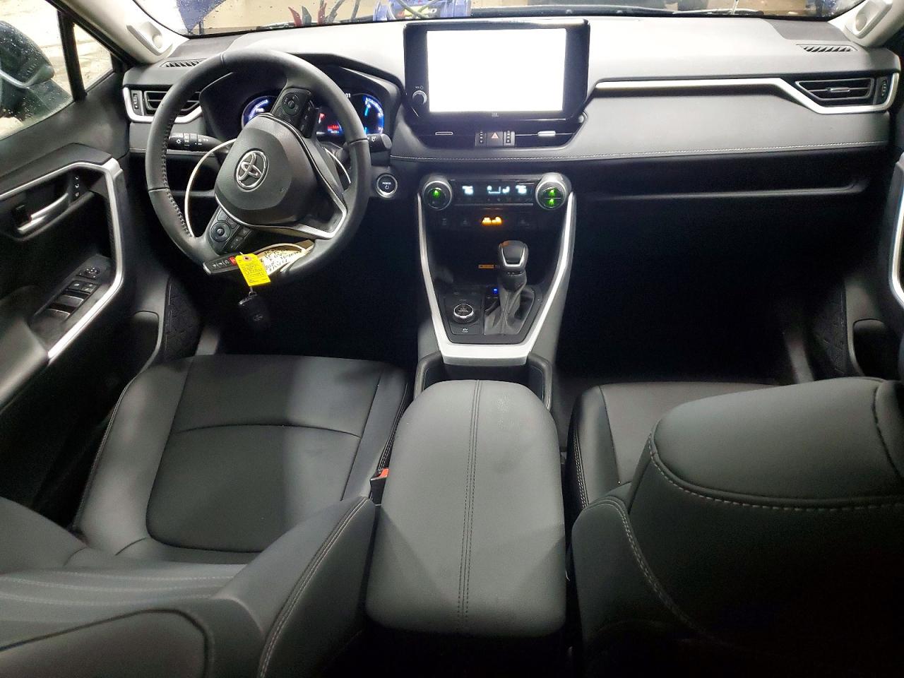 2025 TOYOTA RAV4 XLE PREMIUM photo 15