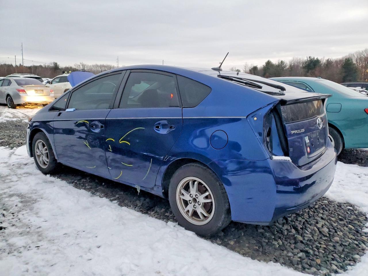 2011 TOYOTA PRIUS TWO photo 4