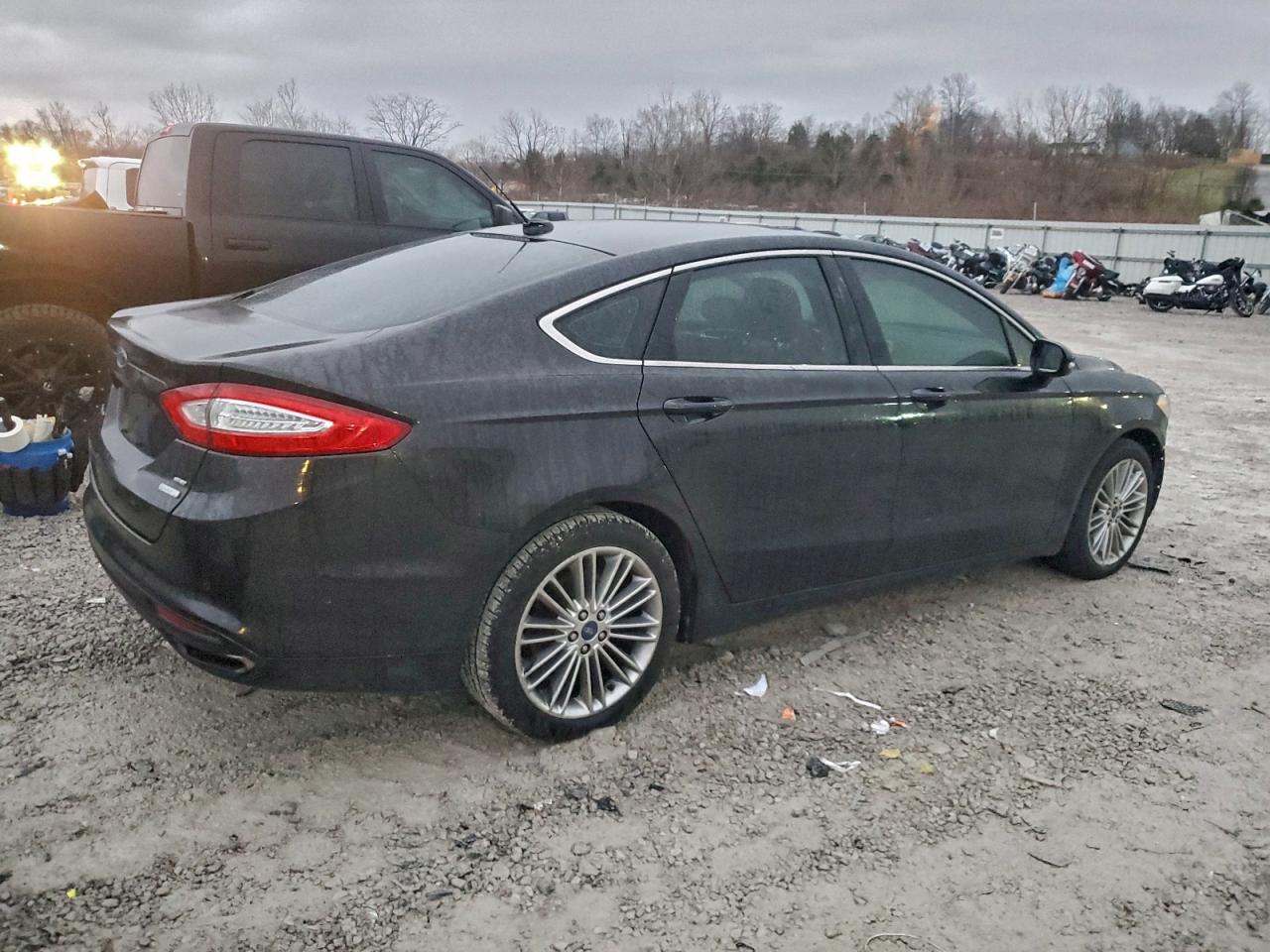 2013 FORD FUSION SE photo 3