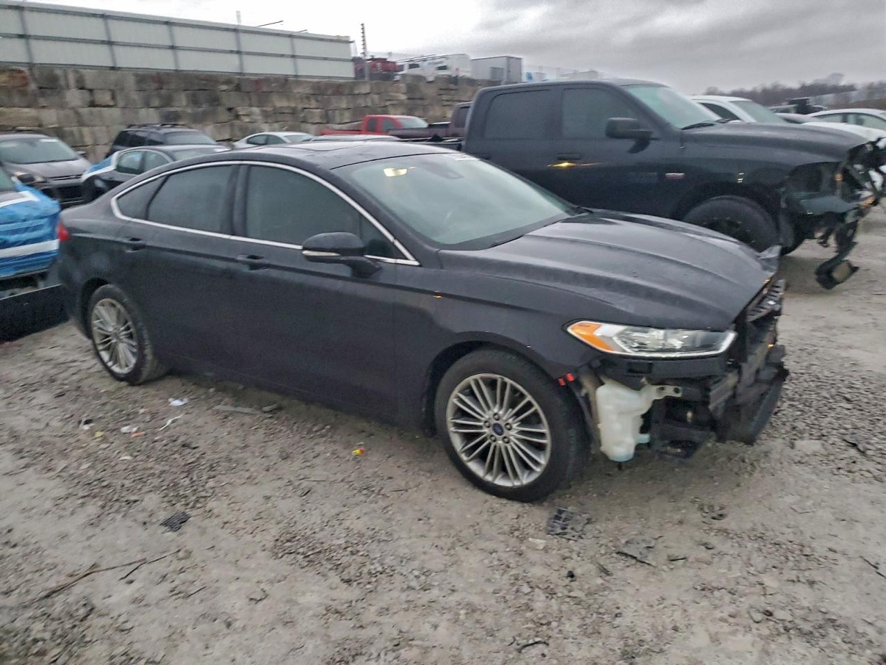 2013 FORD FUSION SE photo 4