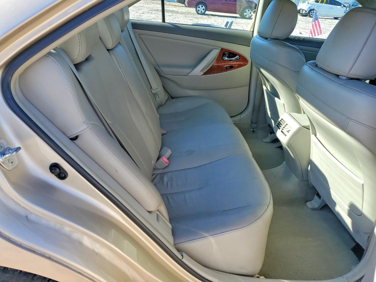 2011 TOYOTA CAMRY BASE photo 19
