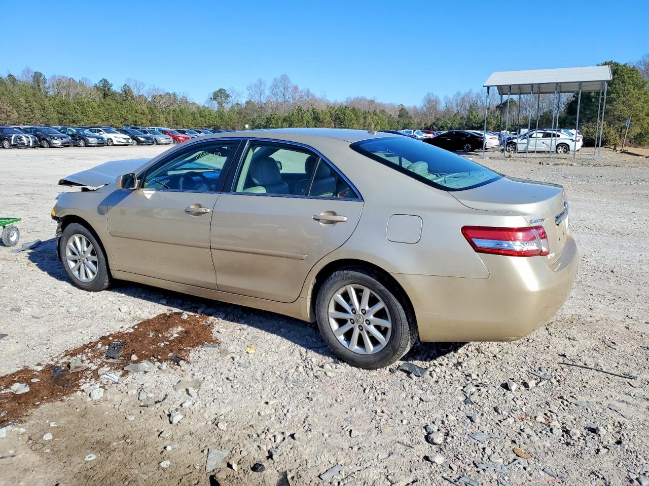 2011 TOYOTA CAMRY BASE photo 3