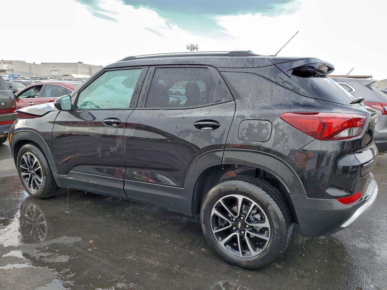 2025 CHEVROLET TRAILBLAZER LT photo 2