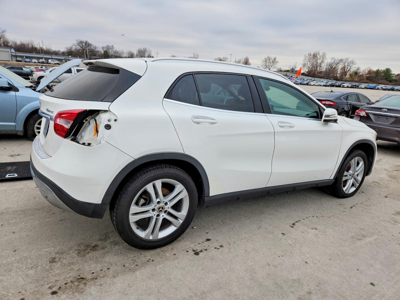2019 MERCEDES-BENZ GLA 250 4MATIC photo 5