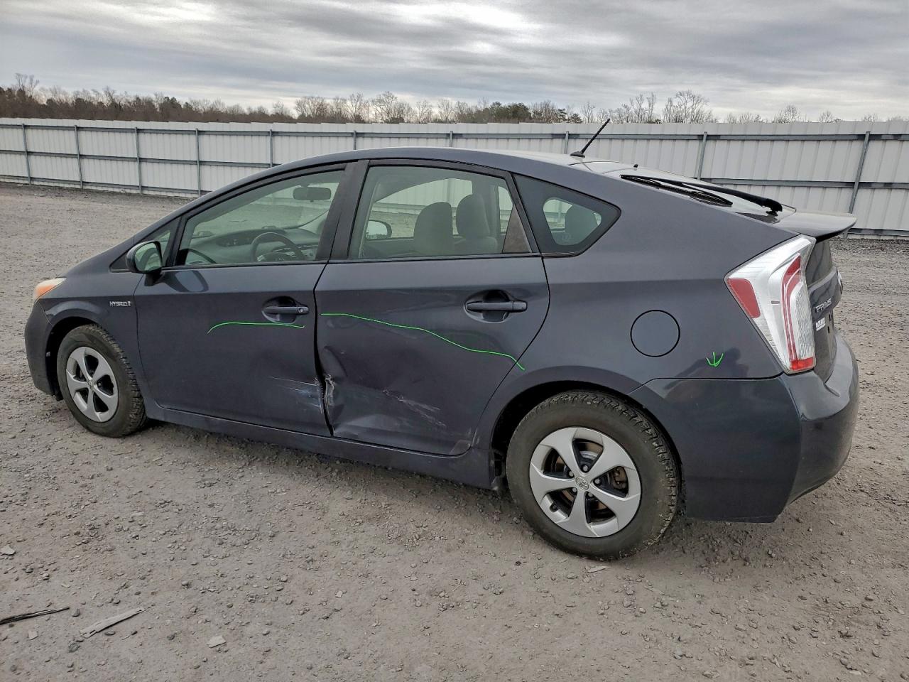 2013 TOYOTA PRIUS photo 4