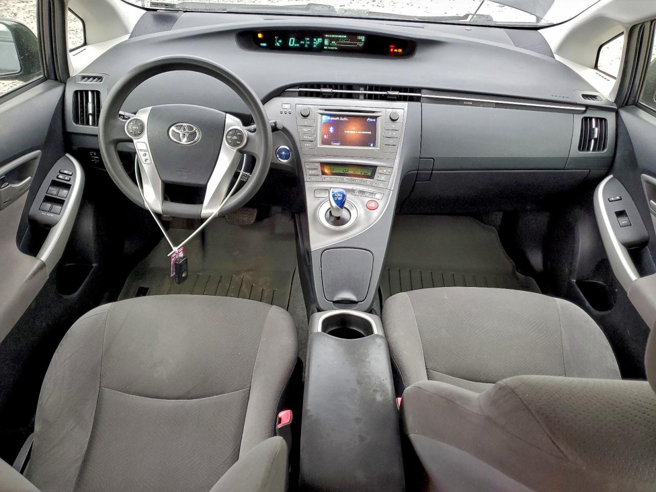 2013 TOYOTA PRIUS photo 22