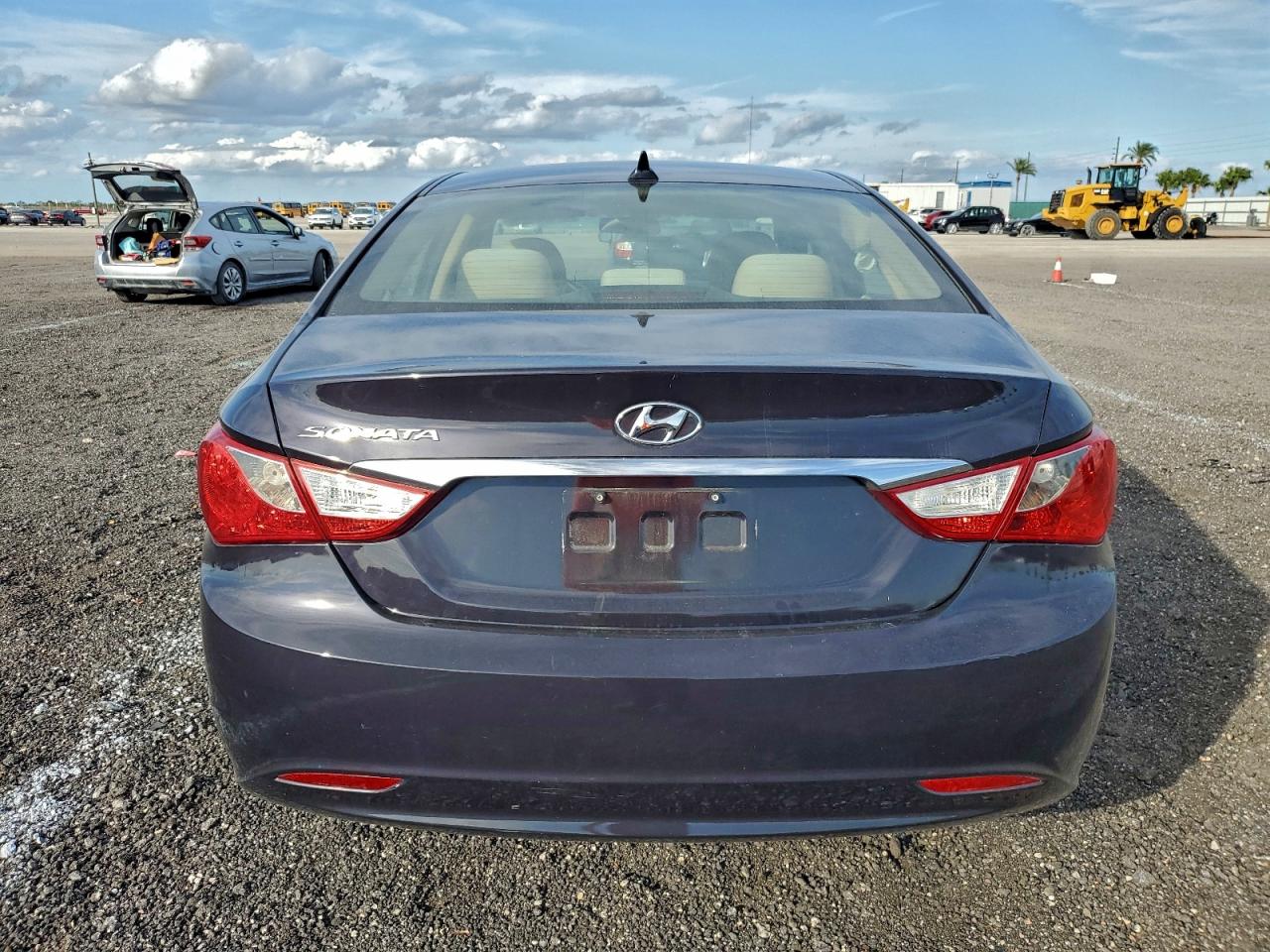 2011 HYUNDAI SONATA GLS photo 16