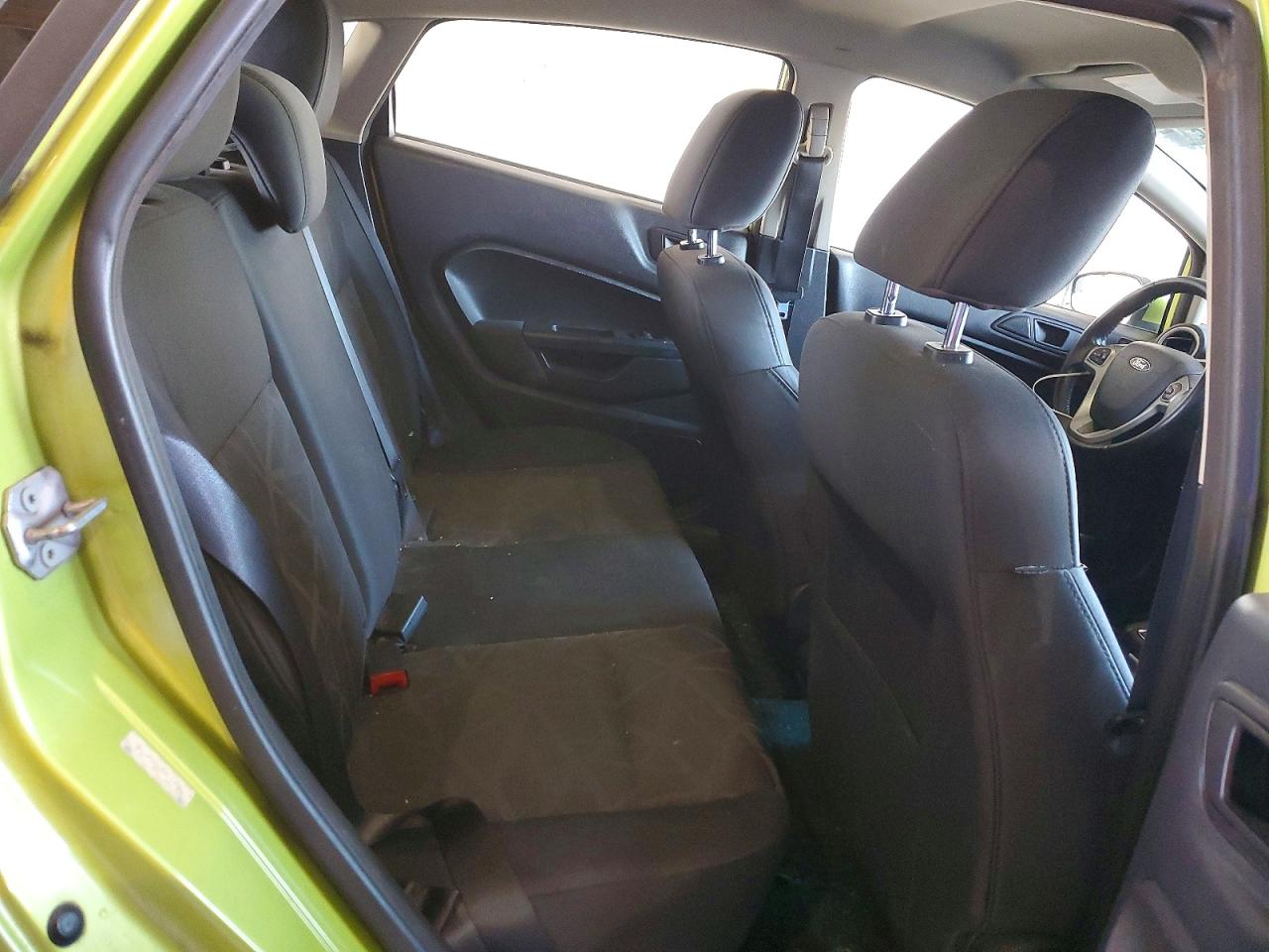 2012 FORD FIESTA SES photo 19