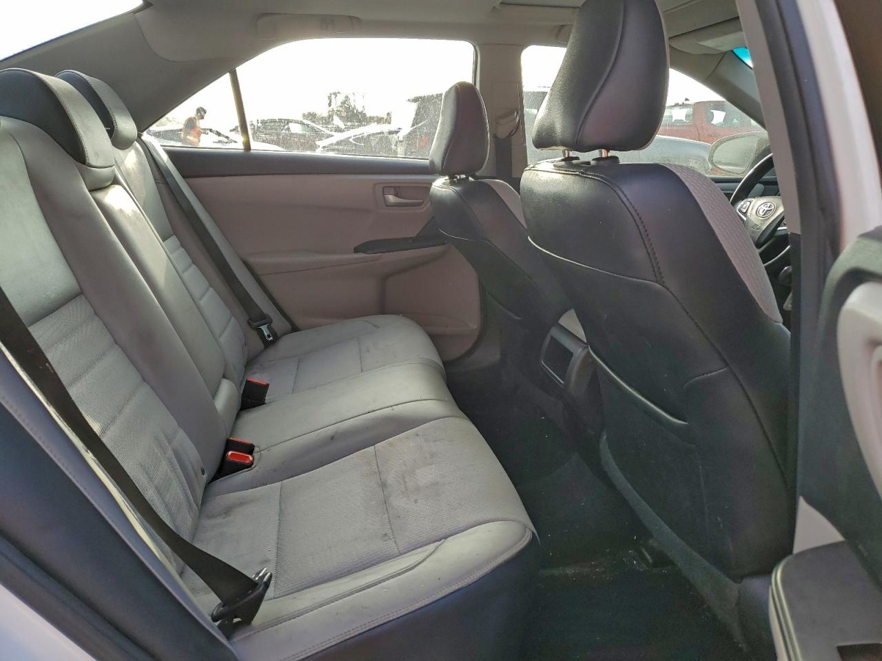 2016 TOYOTA CAMRY LE photo 10