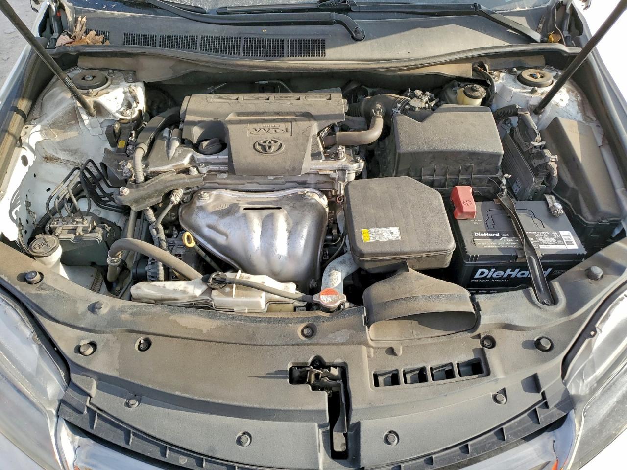 2016 TOYOTA CAMRY LE photo 11
