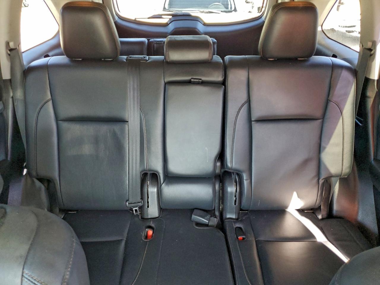 2017 TOYOTA HIGHLANDER SE photo 19