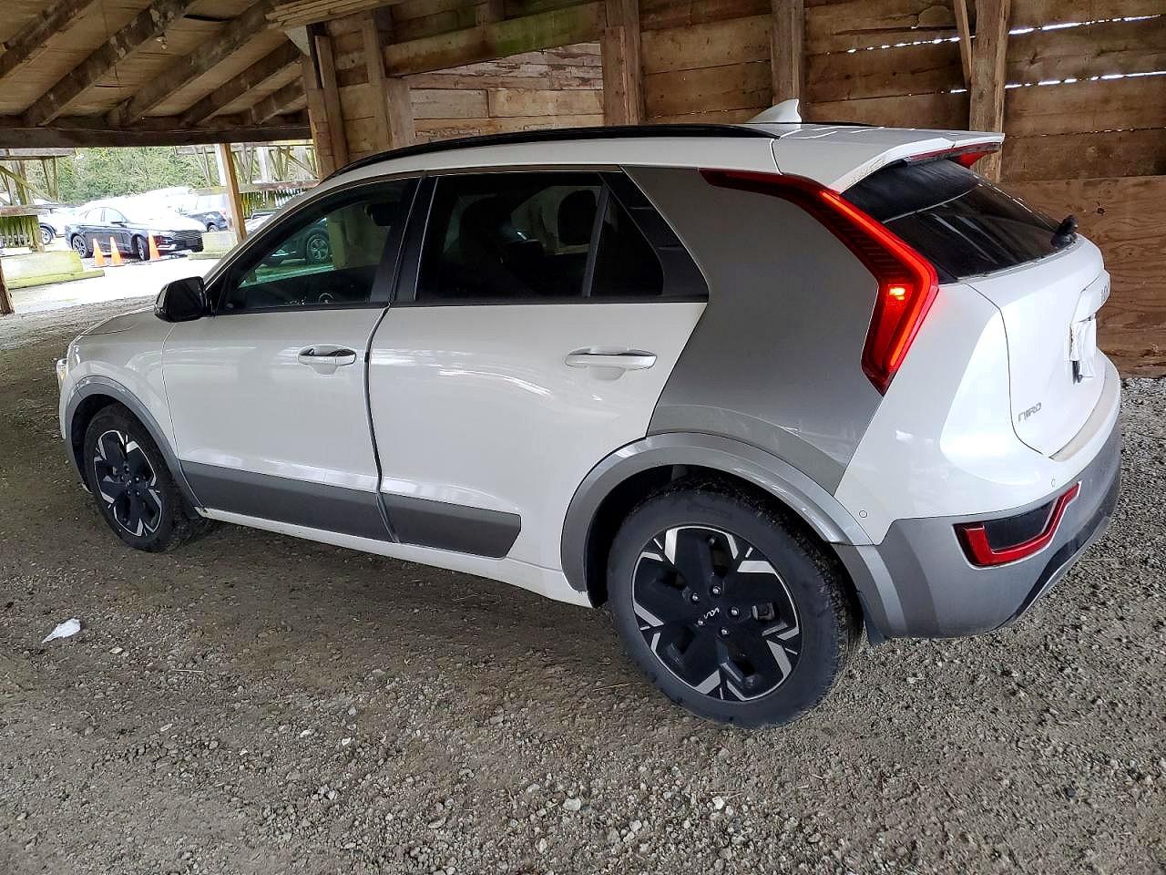 2023 KIA NIRO WAVE photo 2