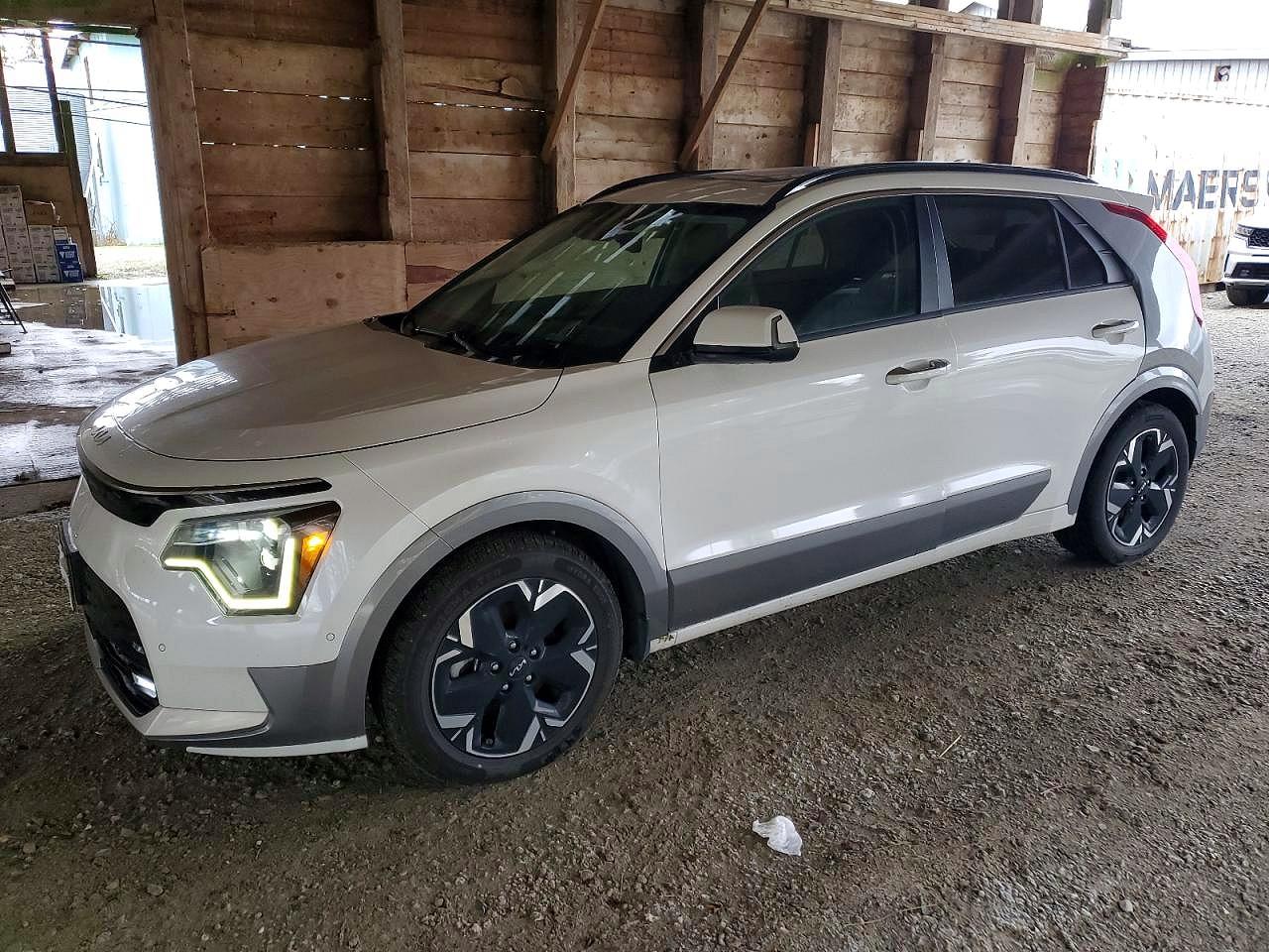 2023 KIA NIRO