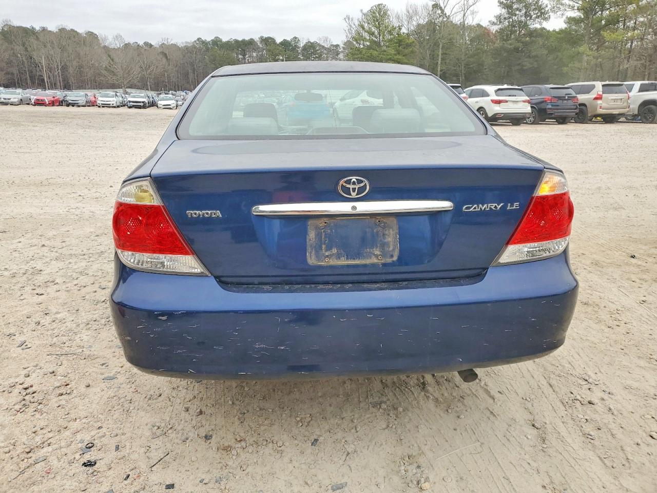 2005 TOYOTA CAMRY LE photo 11