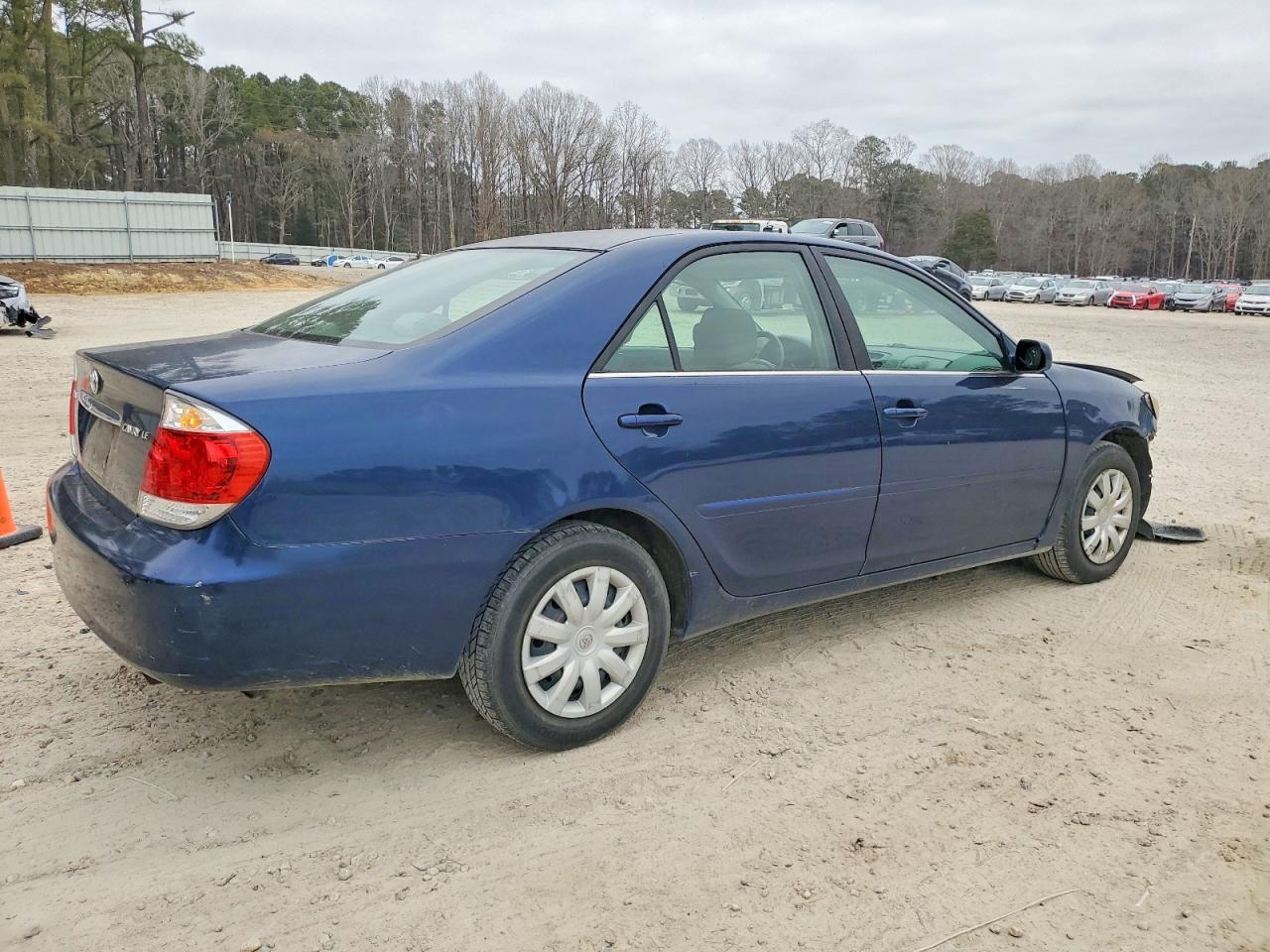 2005 TOYOTA CAMRY LE photo 5