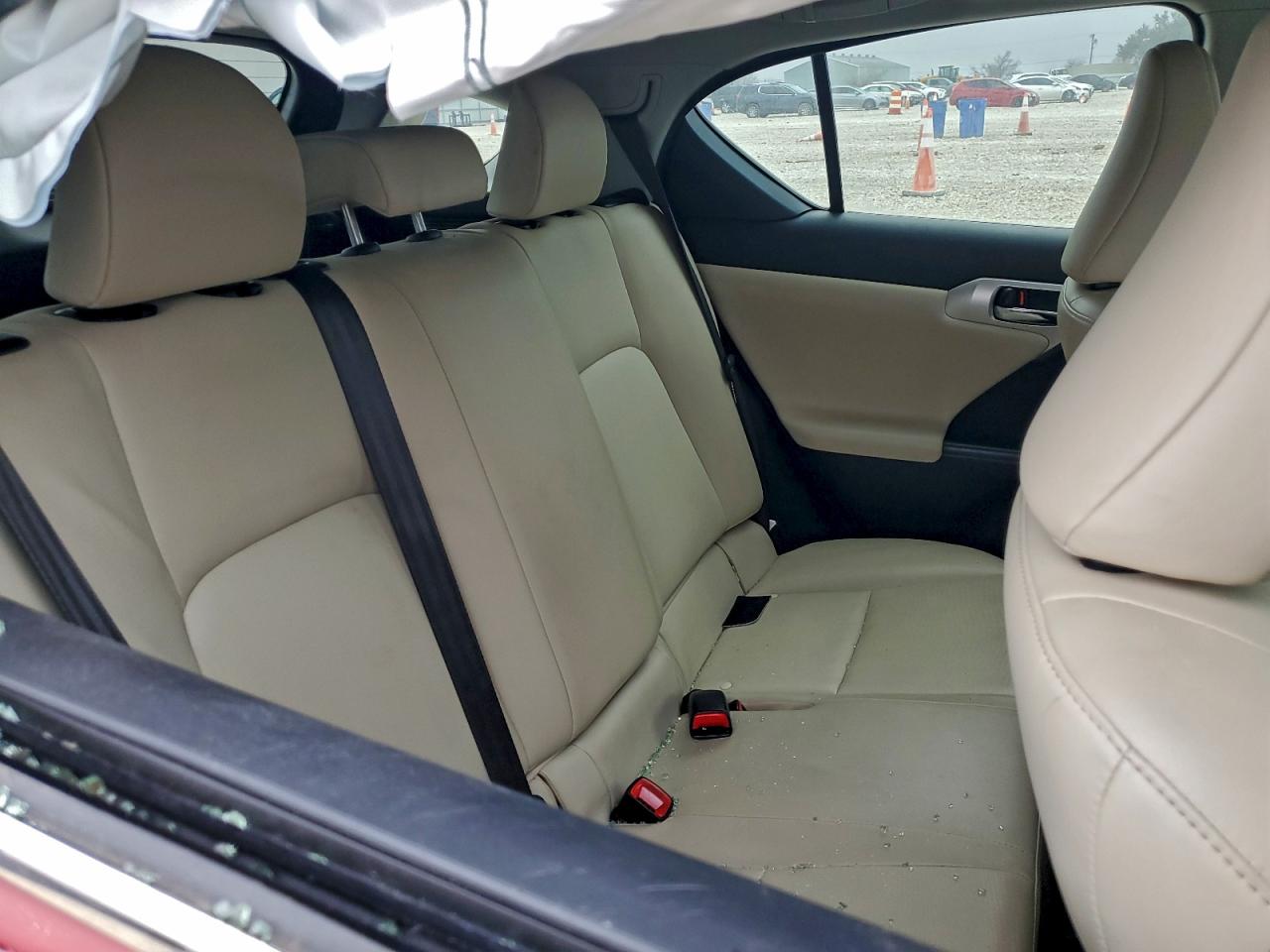 2013 LEXUS CT 200 photo 28