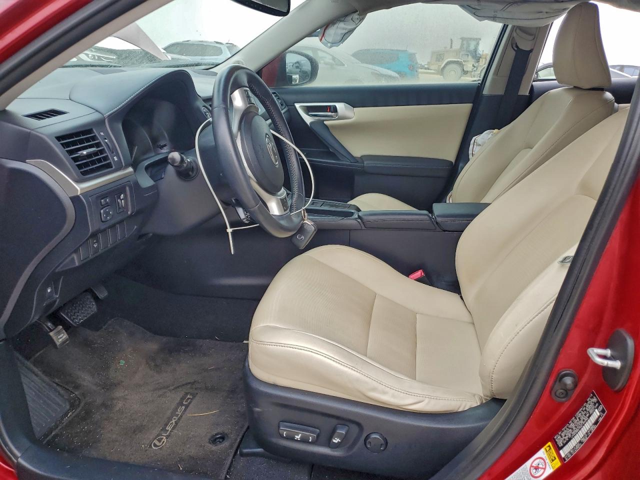 2013 LEXUS CT 200 photo 19