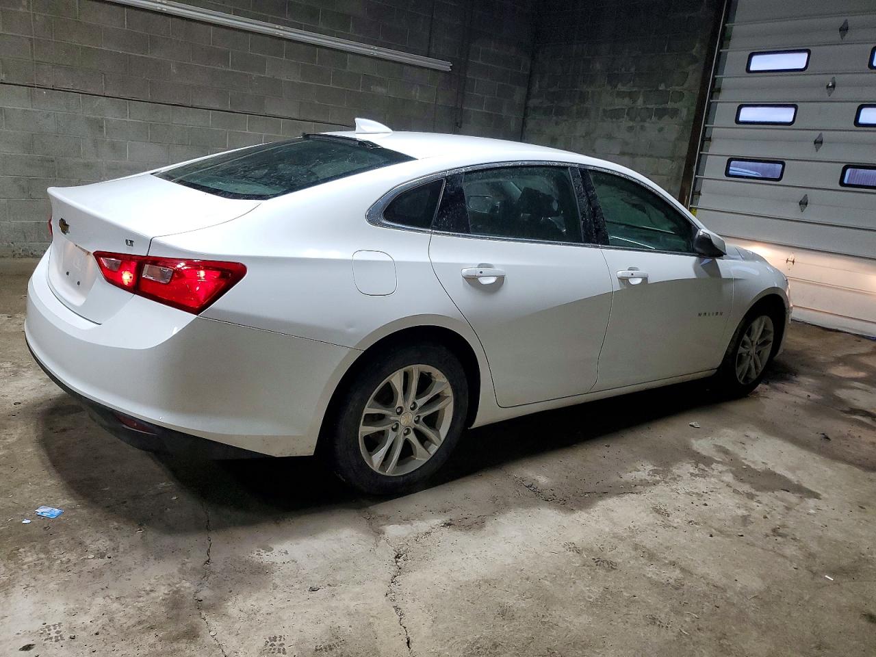 2017 CHEVROLET MALIBU LT photo 5