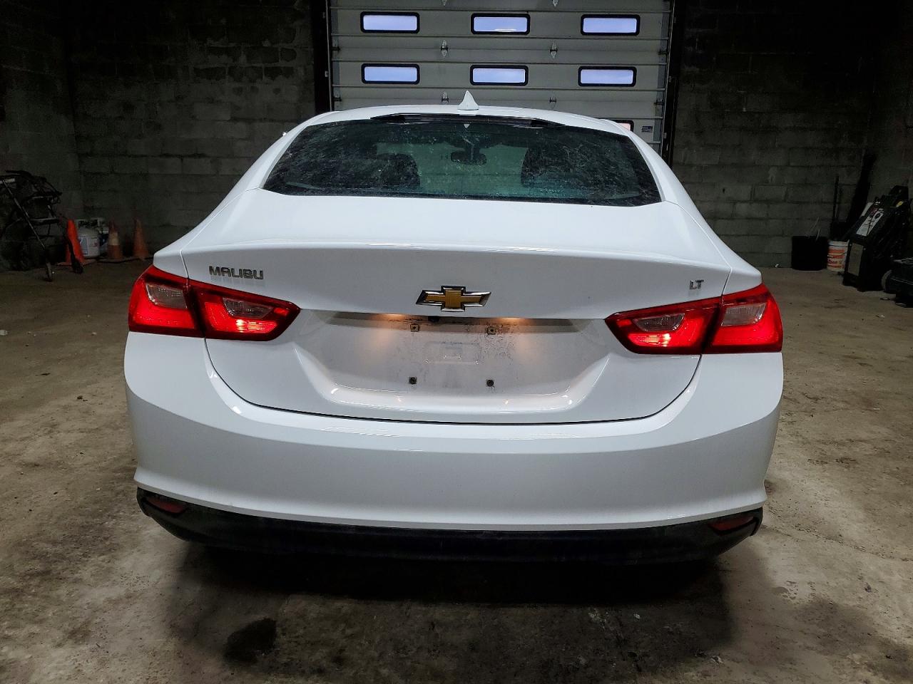 2017 CHEVROLET MALIBU LT photo 11