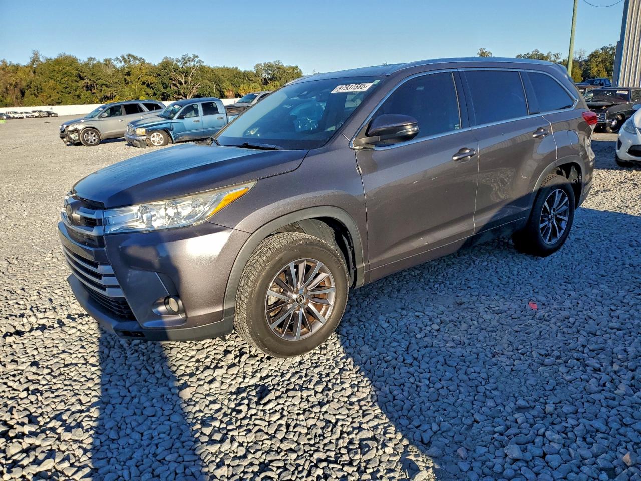2017 TOYOTA HIGHLANDER