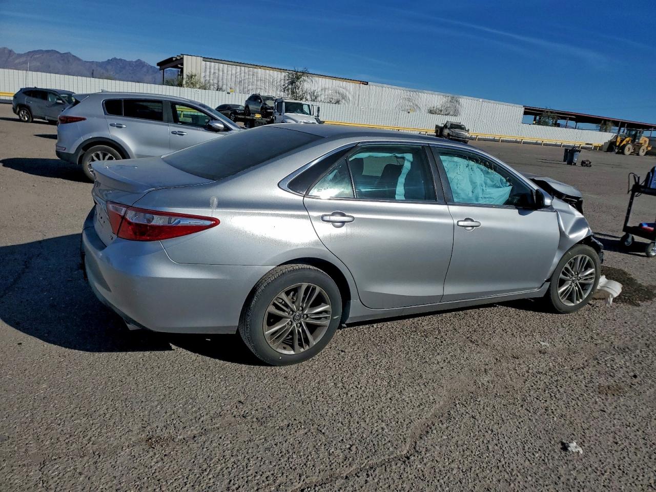 2017 TOYOTA CAMRY LE photo 7
