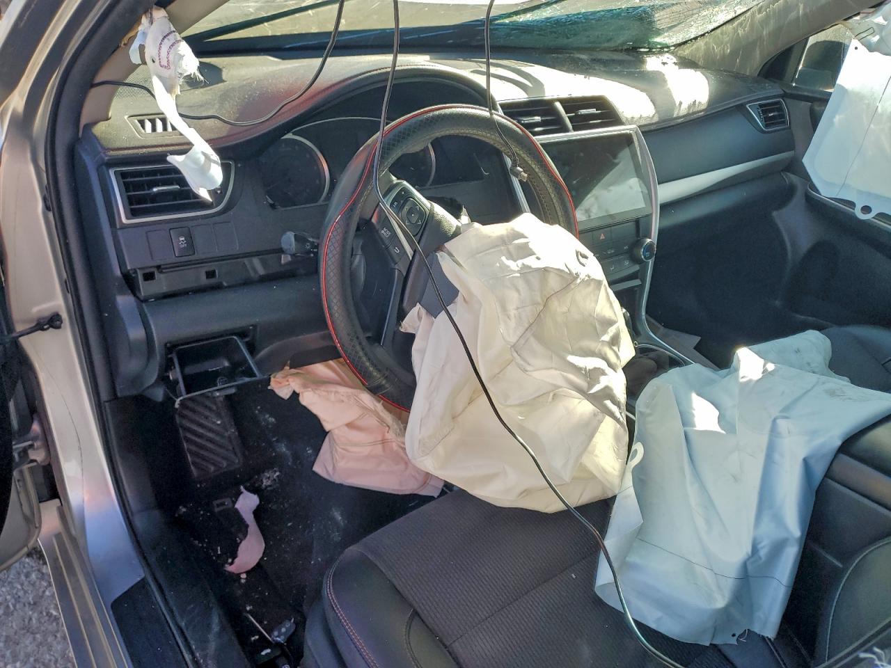 2017 TOYOTA CAMRY LE photo 22