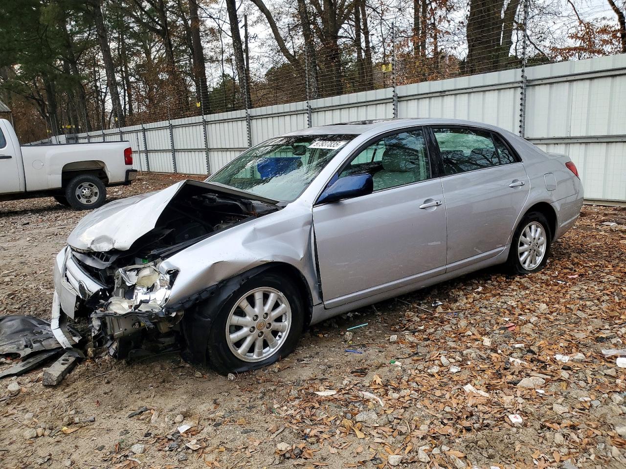 2005 TOYOTA AVALON
