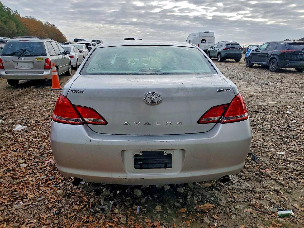 2005 TOYOTA AVALON LIMITED photo 16