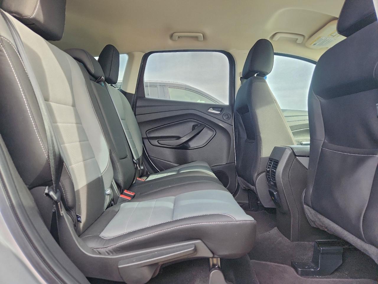 2016 FORD ESCAPE SE photo 21