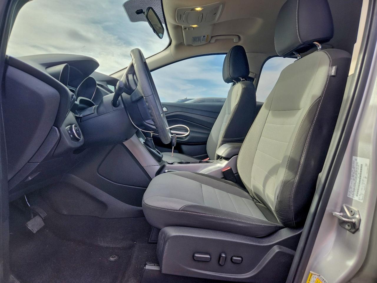 2016 FORD ESCAPE SE photo 13