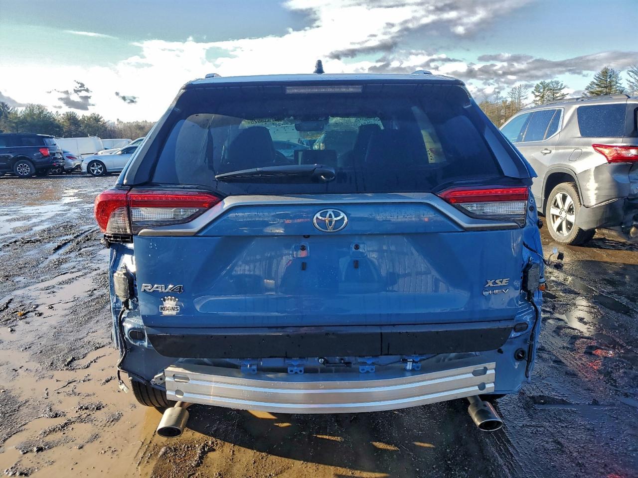 2025 TOYOTA RAV4 XSE photo 6