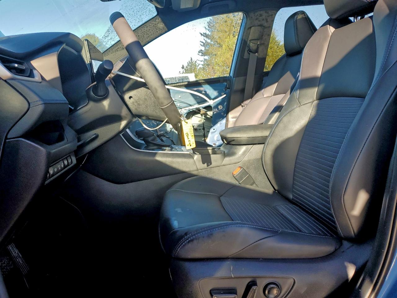 2025 TOYOTA RAV4 XSE photo 7