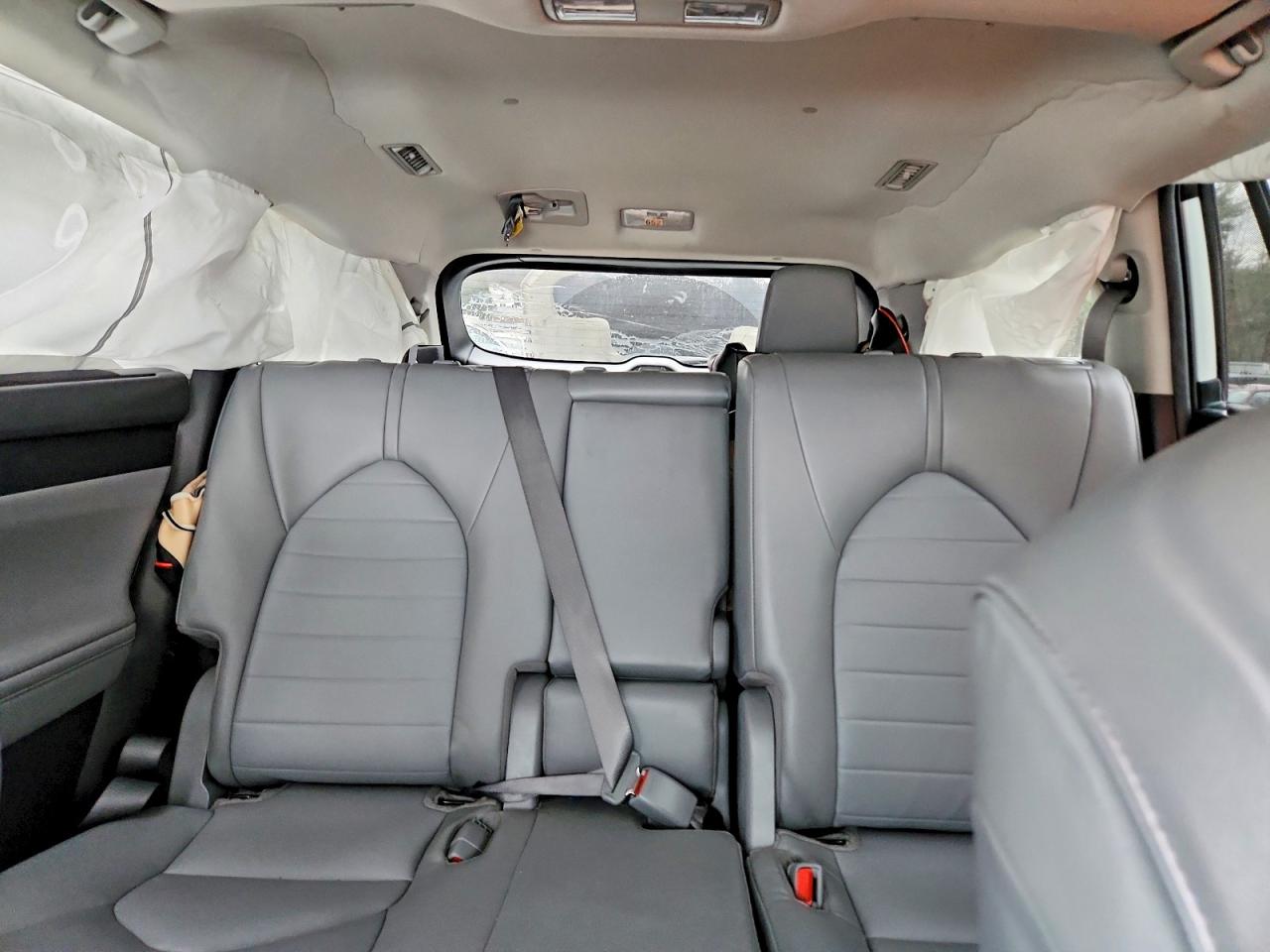 2022 TOYOTA HIGHLANDER XLE photo 19