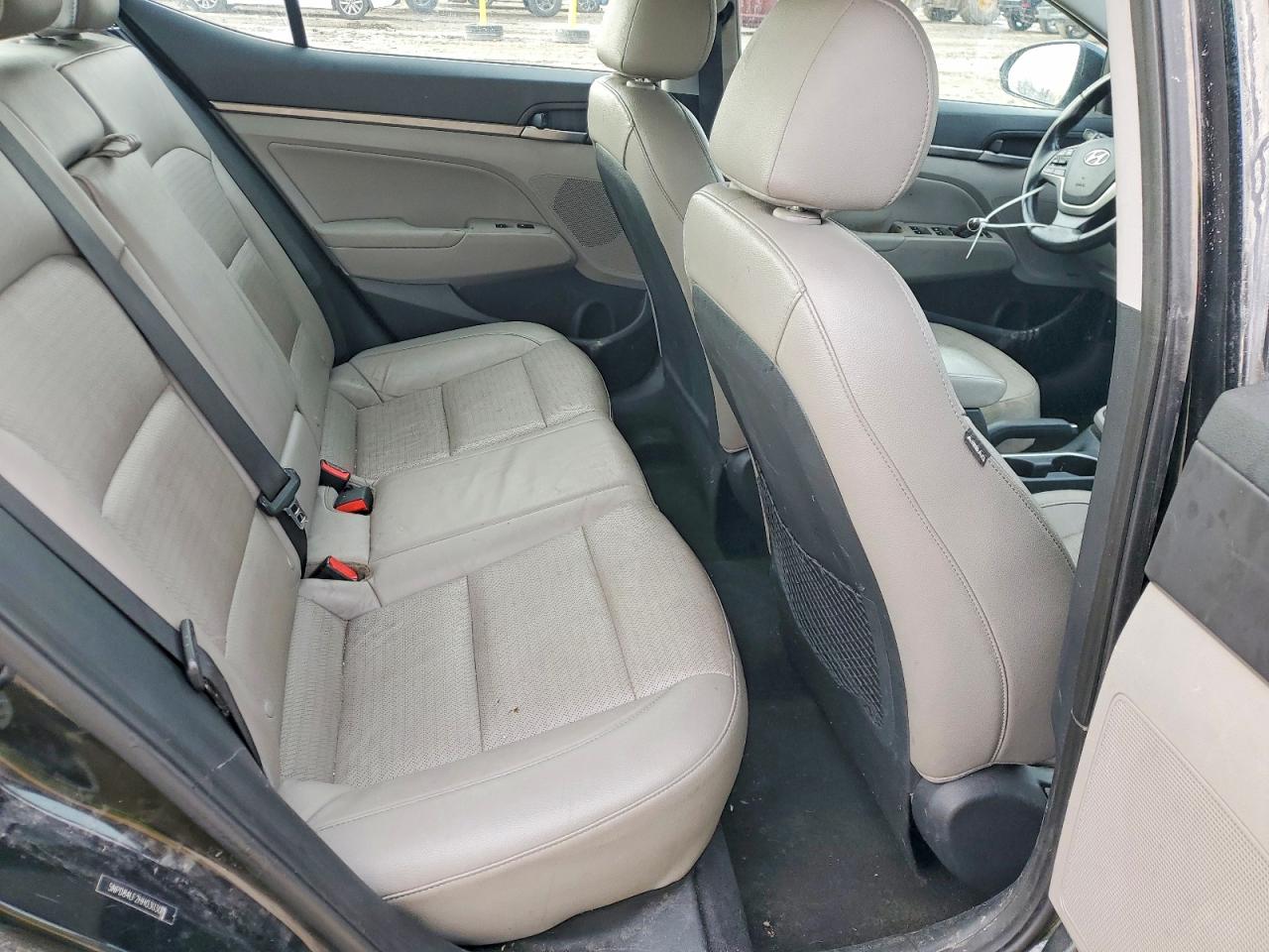 2017 HYUNDAI ELANTRA SE photo 10