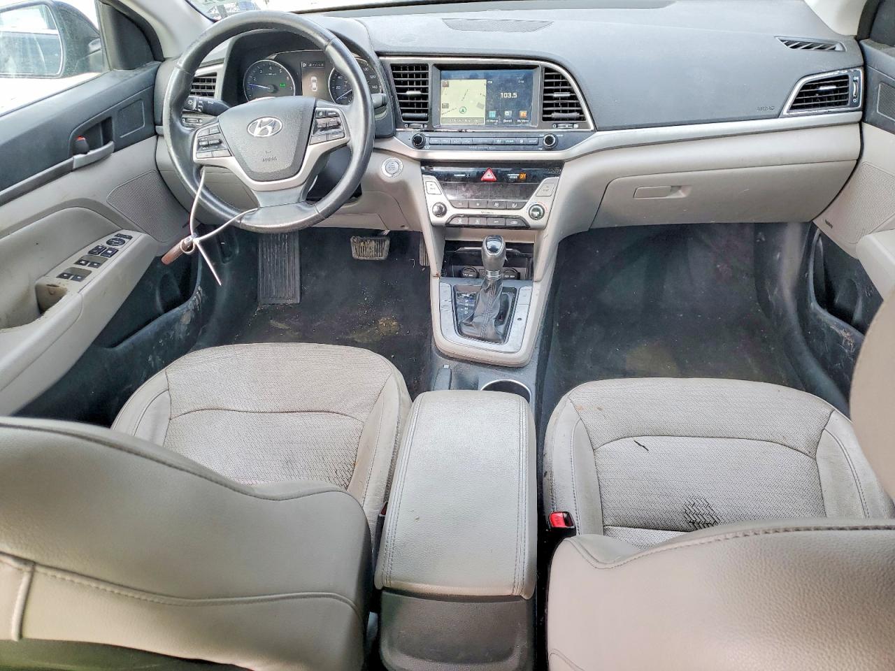 2017 HYUNDAI ELANTRA SE photo 8
