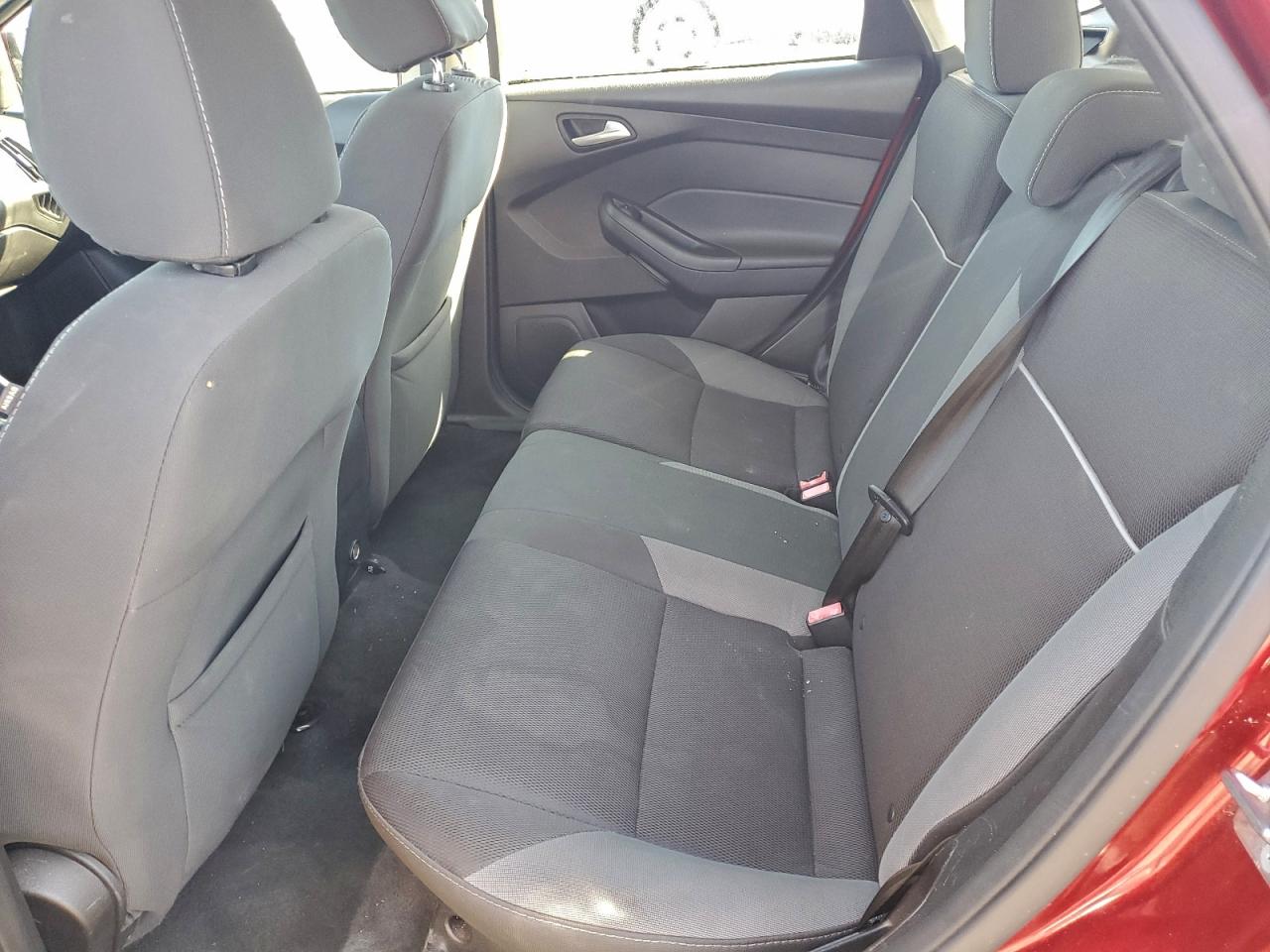 2014 FORD FOCUS SE photo 28