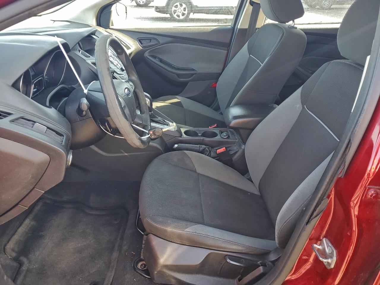 2014 FORD FOCUS SE photo 19