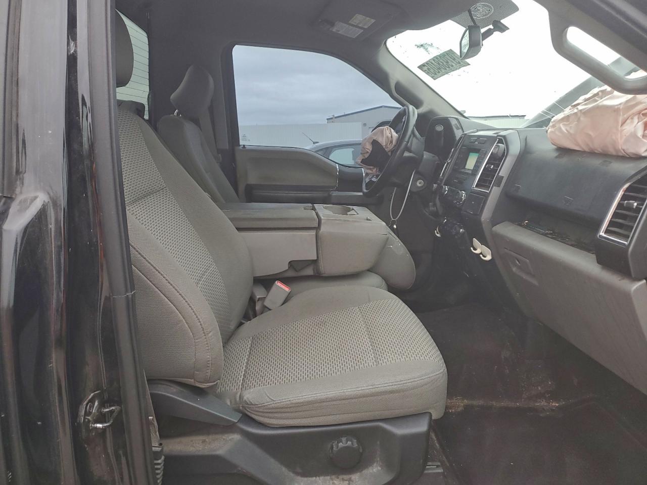 2016 FORD F150 photo 19