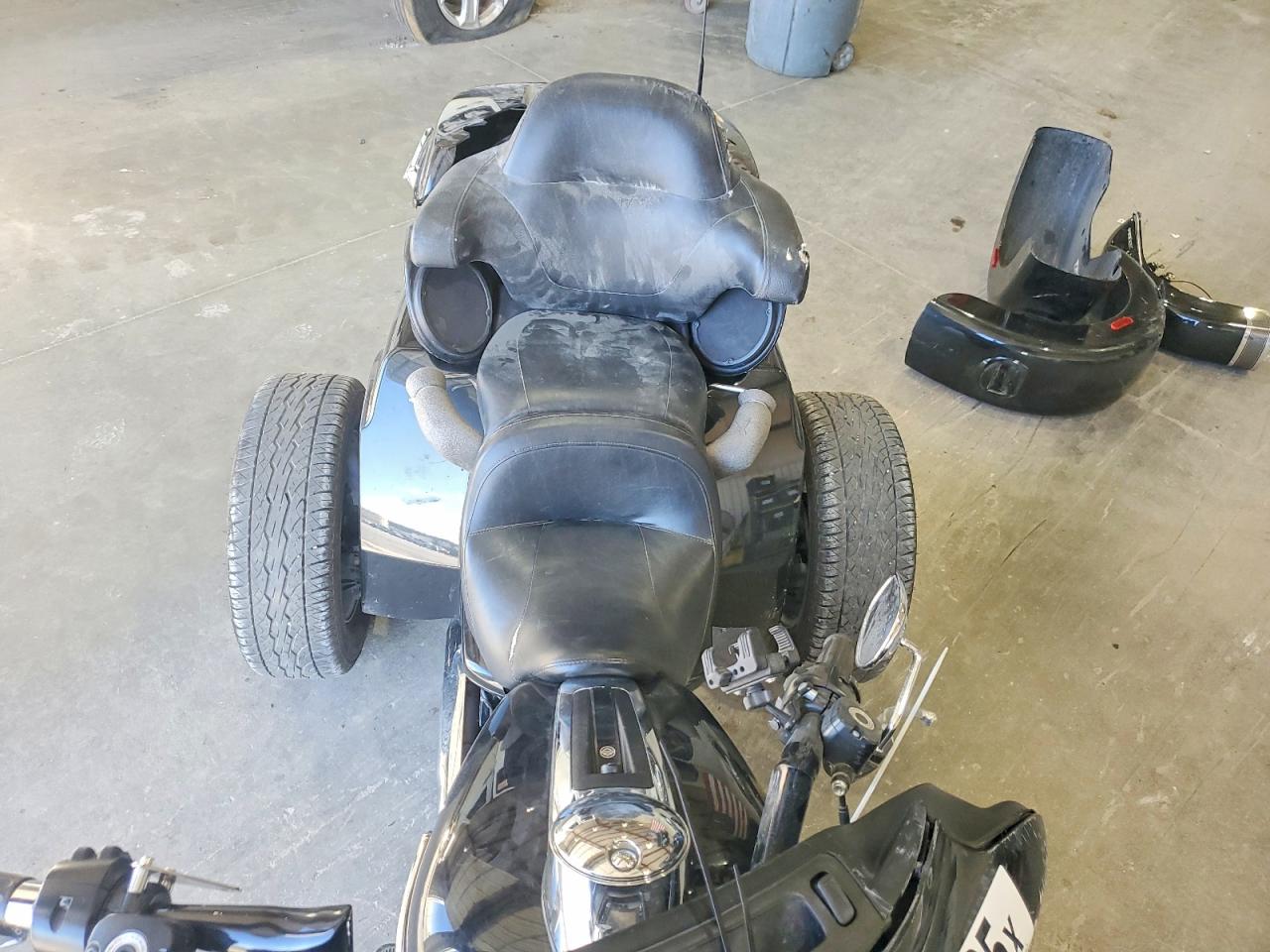 2018 HARLEY-DAVIDSON FLHTCUTG TRI GLIDE ULTRA photo 5